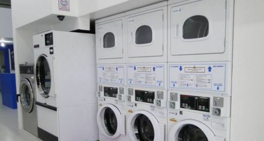 Lavanderias e lava-rápidos lucram com a preocupação em economizar água
